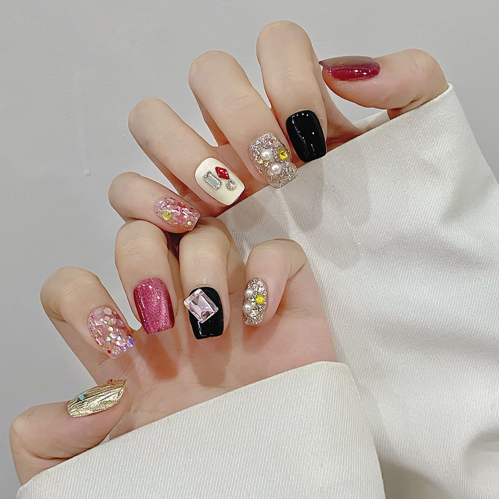Handmade Press on Nails Glitte - đánh giá và giá Nail Art Fake